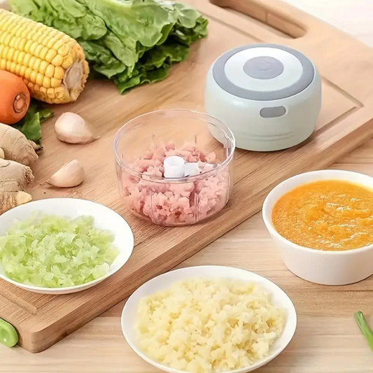 Mini robot de bucătărie 250ml, tocător electric cu 3 lame din inox, ideal pentru carne, legume și fructe
